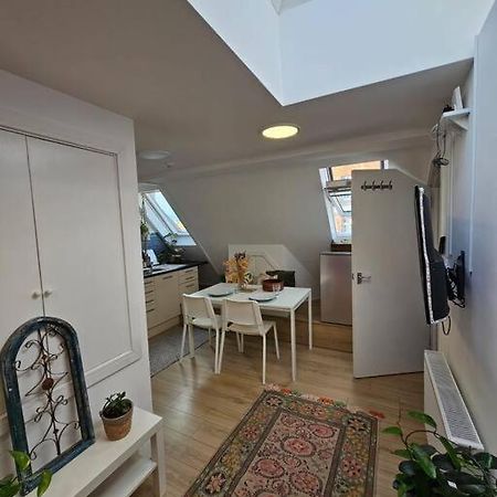 West Kensington Bright Flat Apartment ลอนดอน ภายนอก รูปภาพ