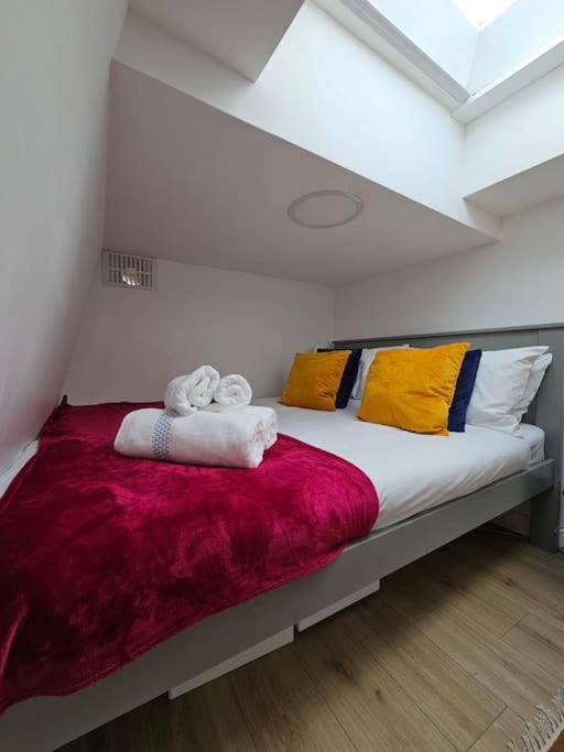 West Kensington Bright Flat Apartment ลอนดอน ภายนอก รูปภาพ